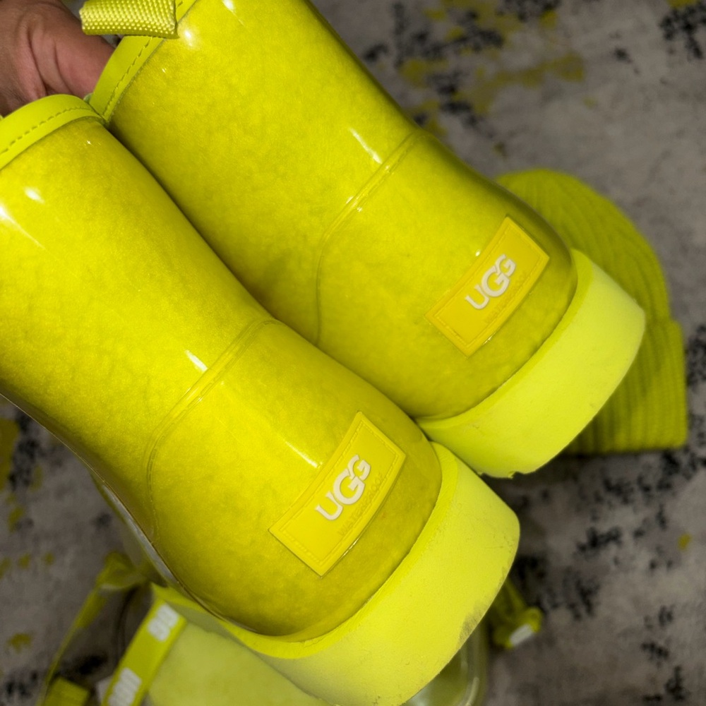 UGG Lime Green Boots, Hat & Bag BUNDLE 💚 - Picture 3 of 10
